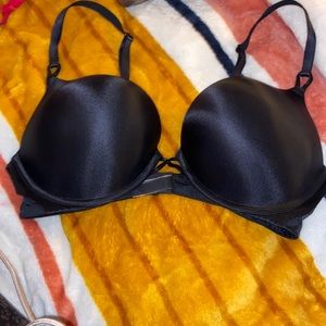 Victoria’s Secret Bombshell Plunge Push Up Bra